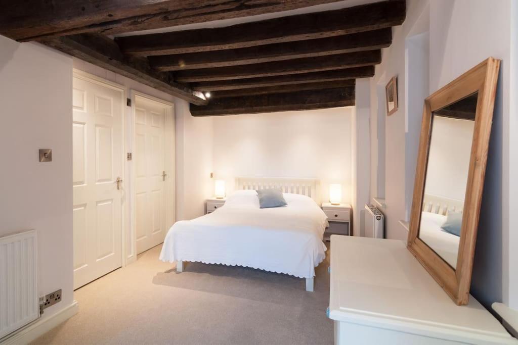 Grade 2 Listed , In The Heart Of Historic Ludlow. *